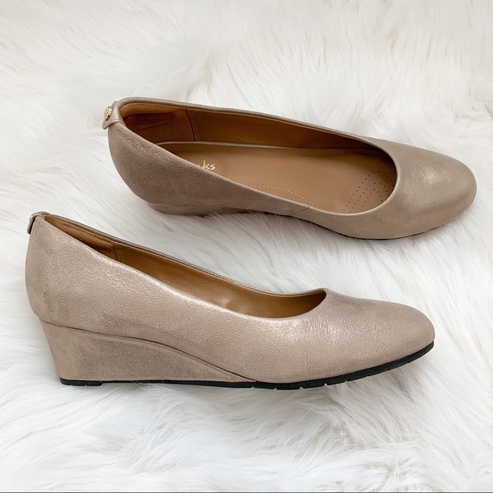 Clarks Vendra Bloom Artisan Wedge Pump